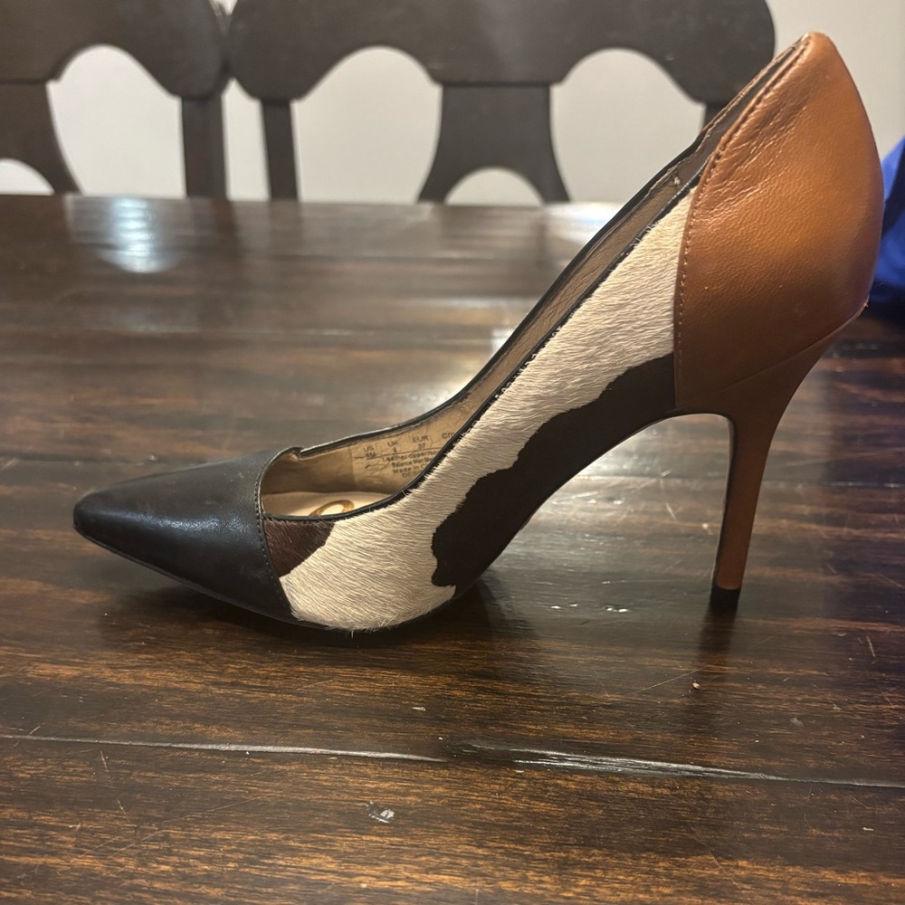 Sam Edelman Desiree Cow Print and Tan Heels -
Size 6 - Picture 3 of 9